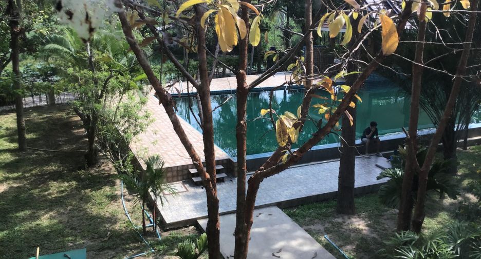 For sale 44 bedrooms hotel in Bang Lamung, Chonburi