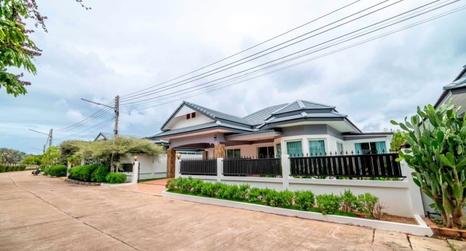 Casa en venta de 3 habitaciones en Bang Lamung, Chonburi