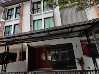 Reihenhaus zur Miete mit 3 Zimmer in Suan Luang, Bangkok