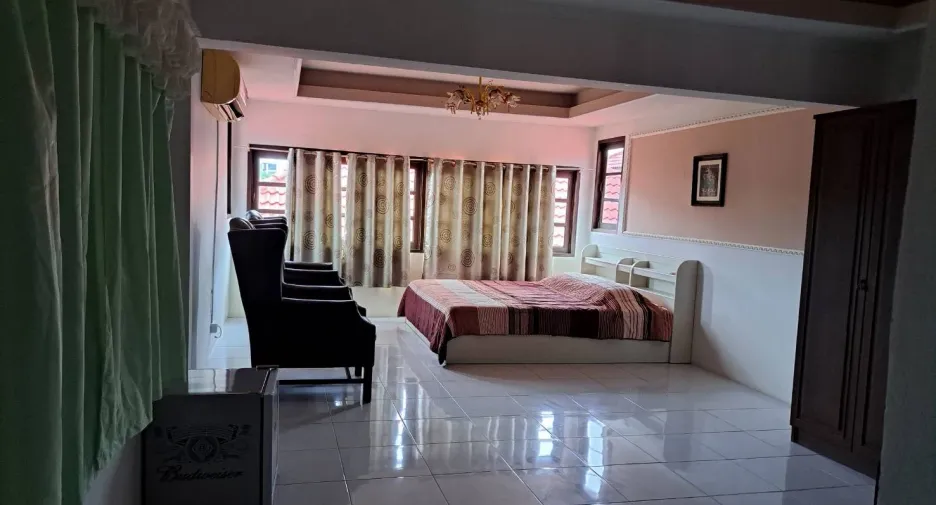 For sale 25 bedrooms hotel in Bang Lamung, Chonburi