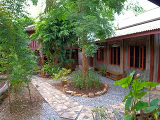 À vendre 8 chambres hôtel à Hang Dong, Chiang Mai