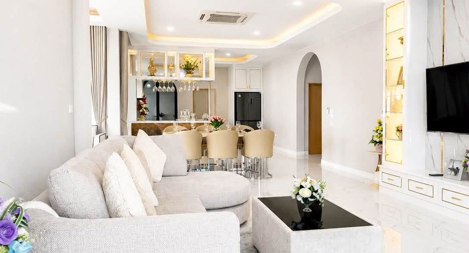 For sale 4 bedrooms villa in Bang Lamung, Chonburi