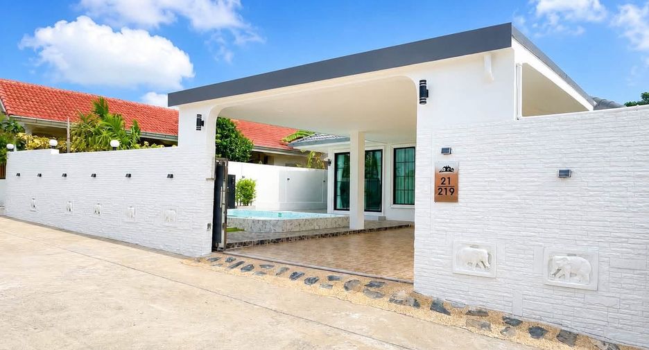 For sale 4 bedrooms villa in Bang Lamung, Chonburi
