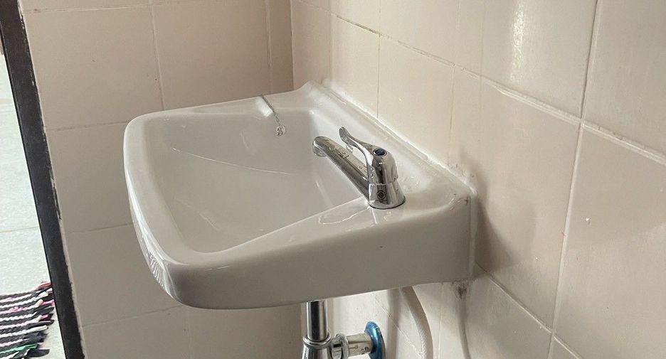 For sale 3 bedrooms townhouse in Tha Yang, Phetchaburi