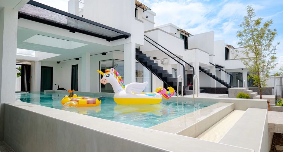 For rent 4 bedrooms villa in Hua Hin, Prachuap Khiri Khan