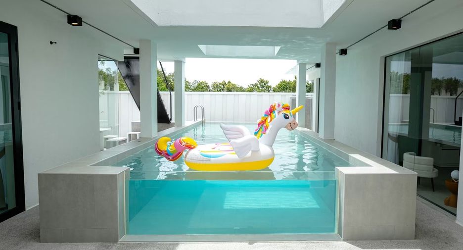 For rent 4 bedrooms villa in Hua Hin, Prachuap Khiri Khan
