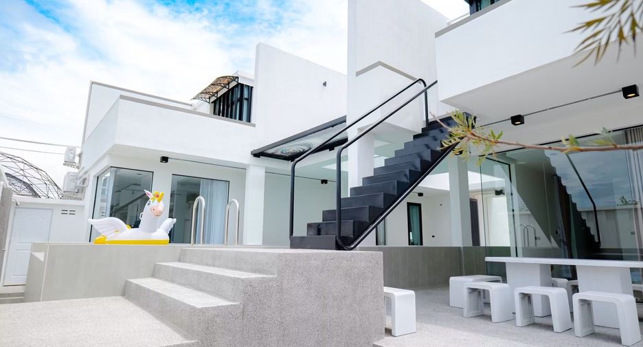 For rent 4 bedrooms villa in Hua Hin, Prachuap Khiri Khan