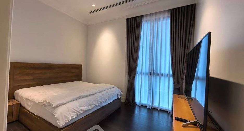 For rent 2 bedrooms condo in Pathum Wan, Bangkok