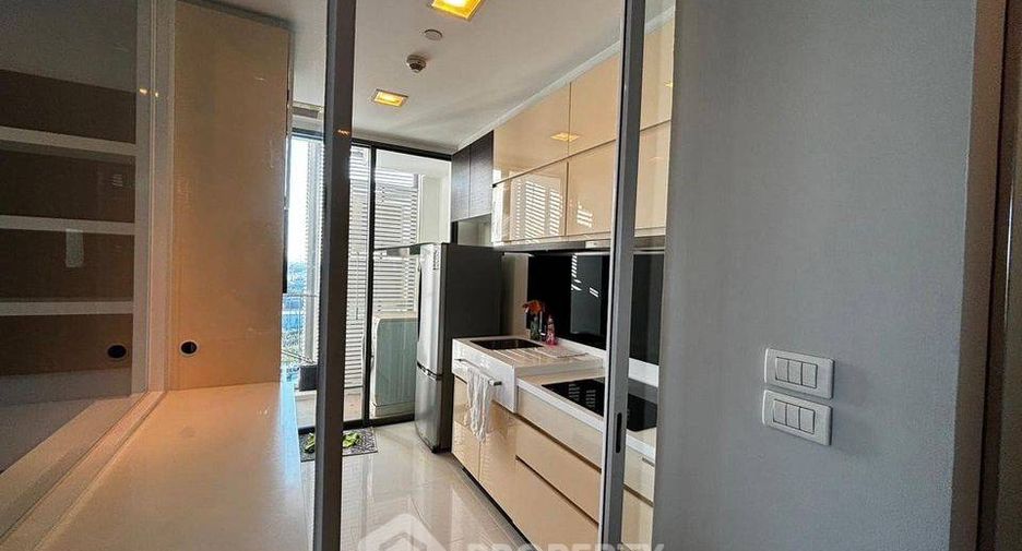 For rent 2 bedrooms condo in Phra Khanong, Bangkok