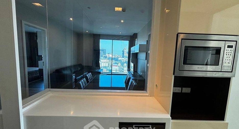 For rent 2 bedrooms condo in Phra Khanong, Bangkok