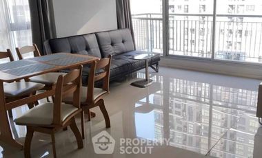 For rent 2 bedrooms condo in Huai Khwang, Bangkok