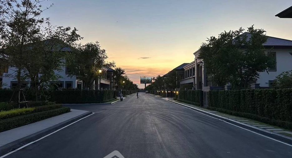 Haus zur Miete mit 5 Zimmer in Bang Phli, Samut Prakan