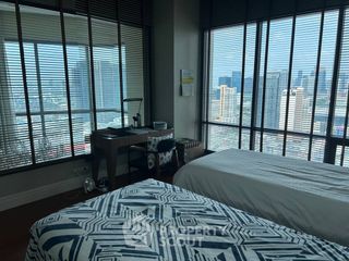 For sale 3 bedrooms condo in Khlong Toei, Bangkok