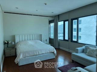 For sale 3 bedrooms condo in Khlong Toei, Bangkok