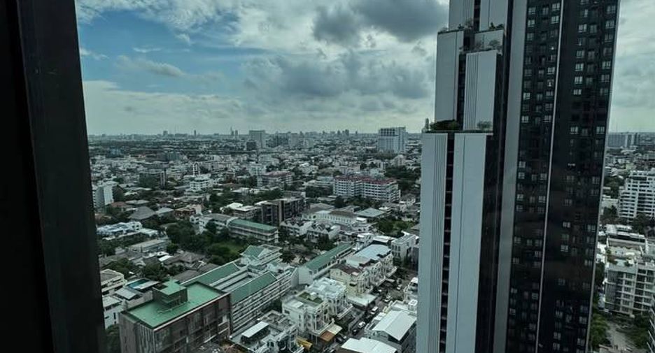 À louer et à vendre 1 chambre condo à Phaya Thai, Bangkok