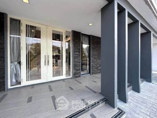 Casa en alquiler y en venta de 4 habitaciones en Thawi Watthana, Bangkok