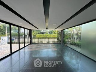 Casa en alquiler y en venta de 4 habitaciones en Thawi Watthana, Bangkok