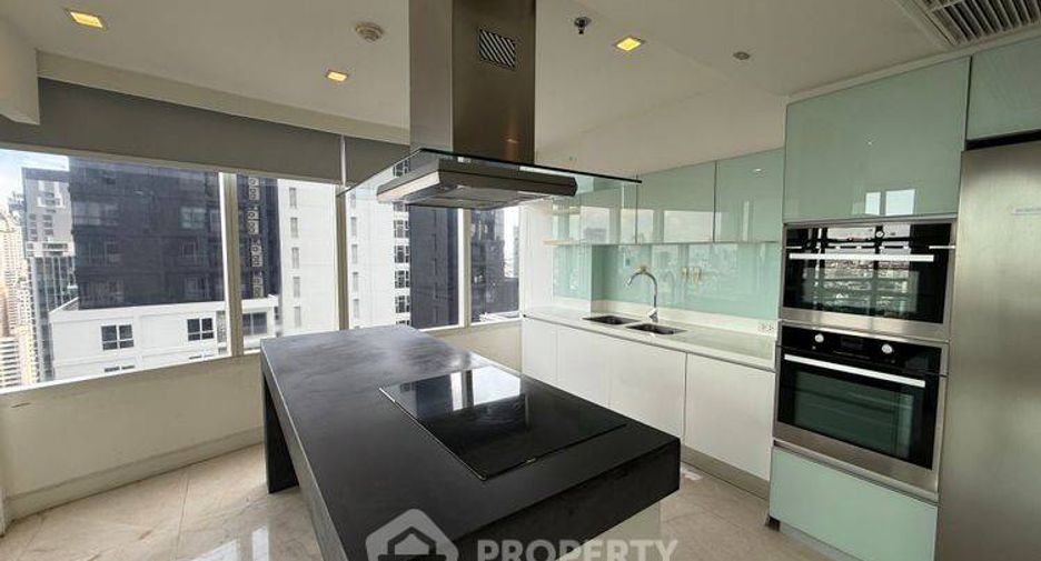 Condo en venta de 3 habitaciones 
