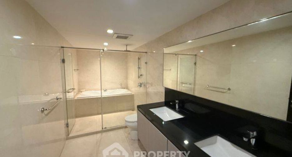 Condo en venta de 3 habitaciones 