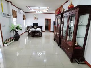 For rent and for sale 5 bedrooms house in Bang Lamung, Chonburi