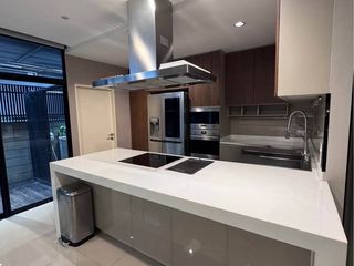 Reihenhaus zum Kauf mit 3 Zimmer in Saphan Sung, Bangkok