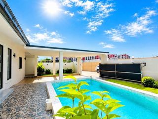 Villa zum Kauf mit 4 Zimmer in Bang Lamung, Chonburi