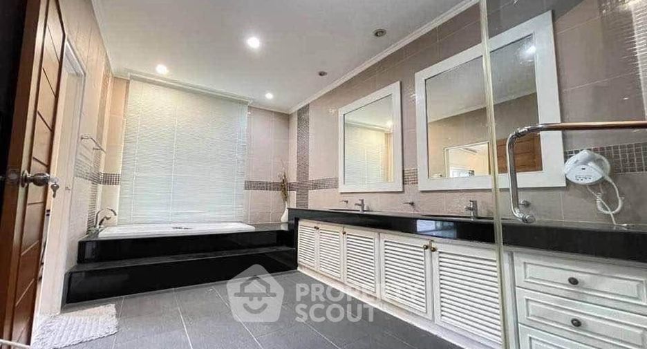 For sale 3 bedrooms house in Bang Lamung, Chonburi