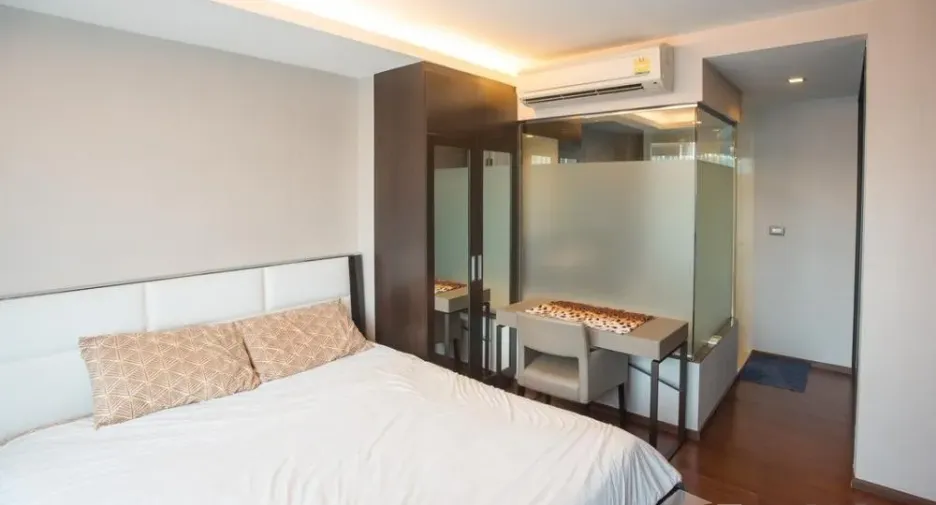 For sale 1 bed condo in Watthana, Bangkok