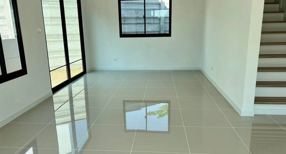 Casa en alquiler de 4 habitaciones en Mueang Samut Prakan, Samut Prakan