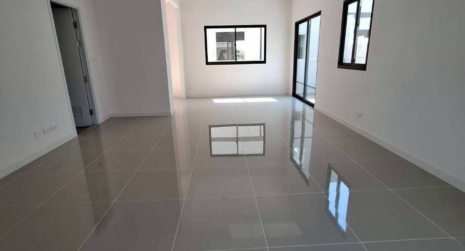 Casa en alquiler de 4 habitaciones en Mueang Samut Prakan, Samut Prakan