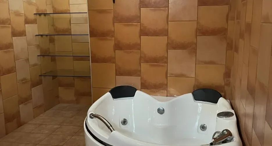 Haus zum Kauf mit 2 Zimmer in Bang Lamung, Chonburi