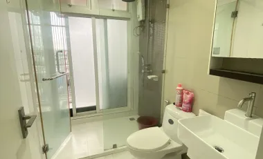 For rent 1 bed condo 