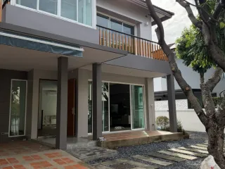 Haus zur Miete mit 3 Zimmer in Bang Phli, Samut Prakan