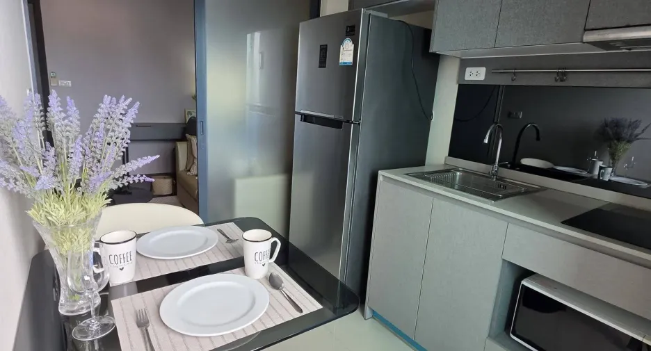 À louer studio condo à Phra Khanong, Bangkok