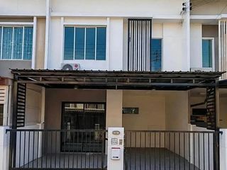 À louer 3 chambres maison de ville à Bang Phli, Samut Prakan