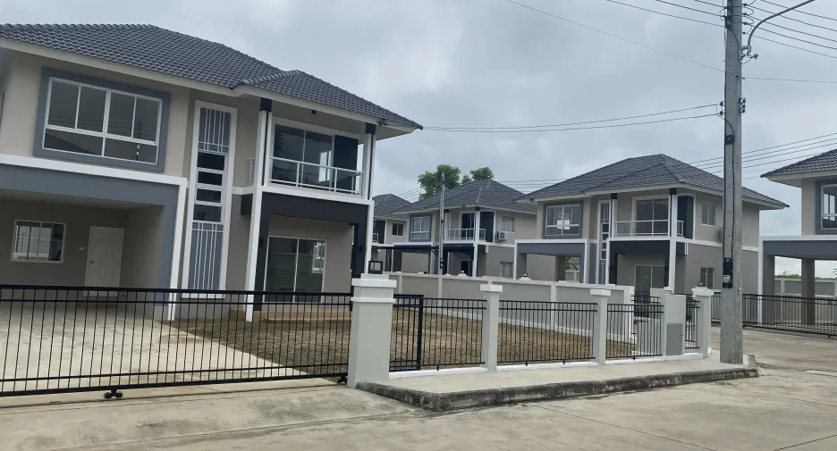 Casa en venta de 3 habitaciones en San Kamphaeng, Chiang Mai