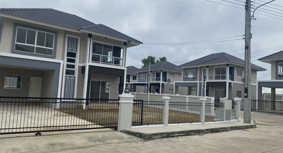 For sale 3 bedrooms house in San Kamphaeng, Chiang Mai