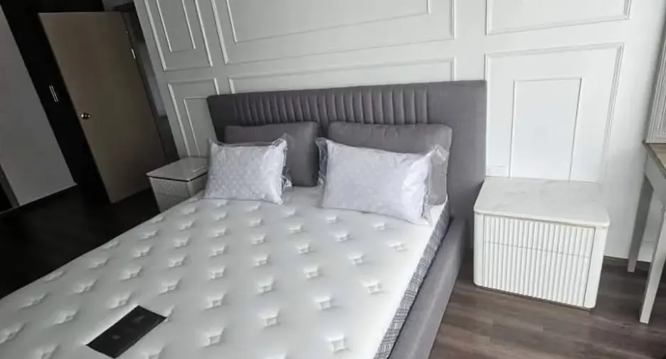 For rent and for sale 2 bedrooms condo in Huai Khwang, Bangkok