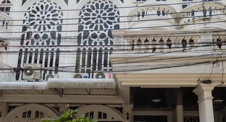 À louer 5 chambres maison de ville à Watthana, Bangkok