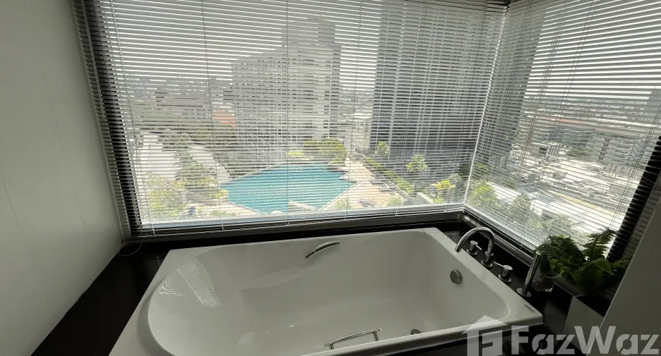 For rent 2 bedrooms condo in Bang Lamung, Chonburi