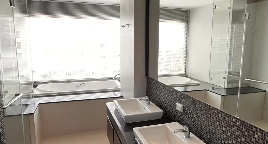 For rent 2 bedrooms condo in Bang Lamung, Chonburi