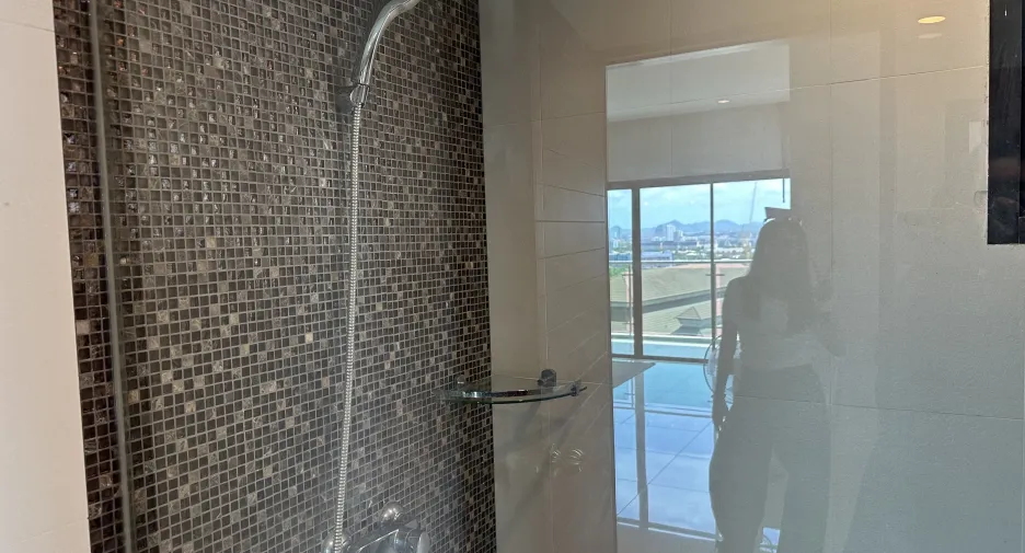 For rent 2 bedrooms condo in Bang Lamung, Chonburi