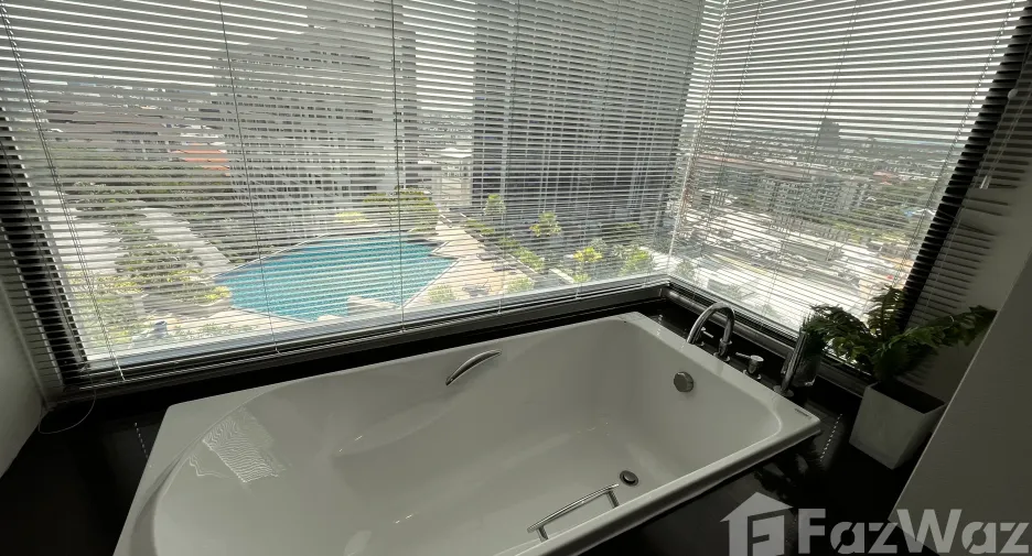 For rent 2 bedrooms condo in Bang Lamung, Chonburi