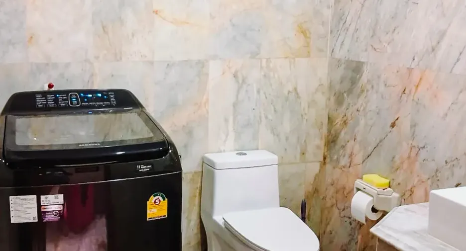 À vendre et à louer 4 chambres maison de ville à Hua Hin, Prachuap Khiri Khan