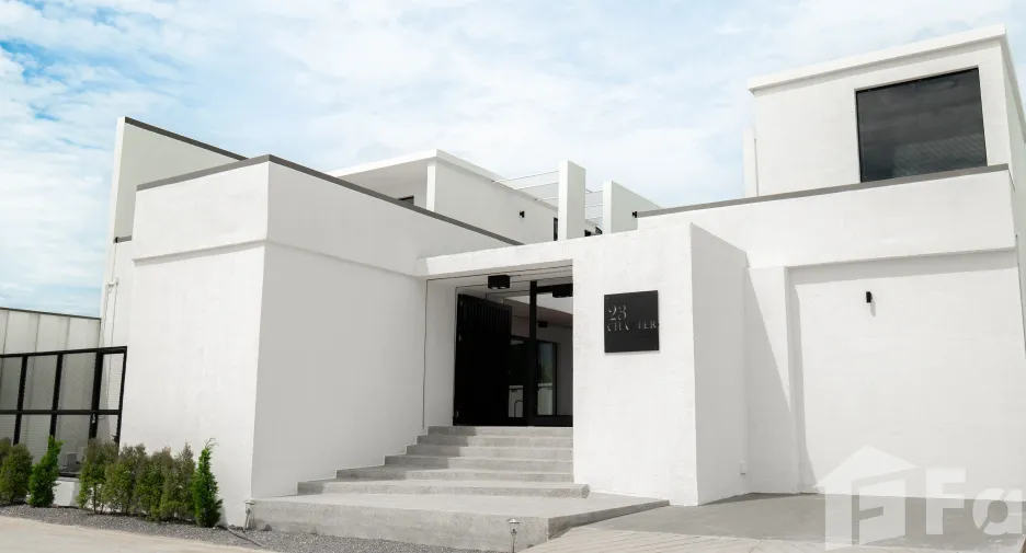 For rent 4 bedrooms villa 