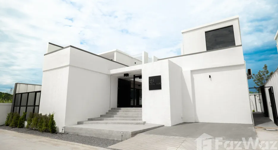 For rent 4 bedrooms villa 
