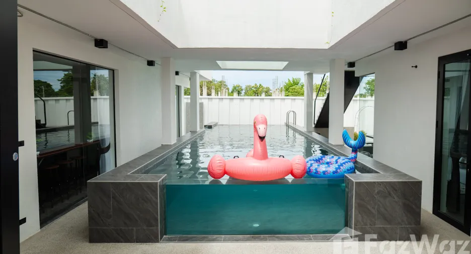 For rent 4 bedrooms villa 