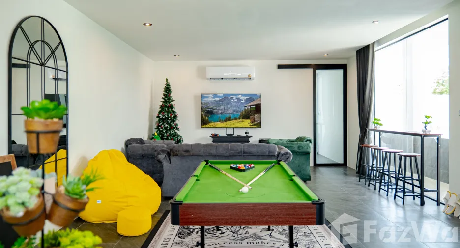For rent 4 bedrooms villa 
