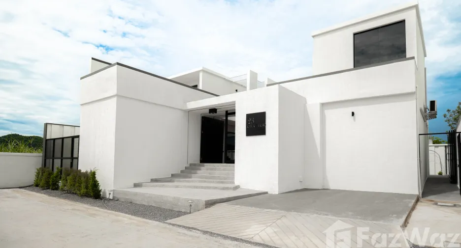 For rent 4 bedrooms villa 