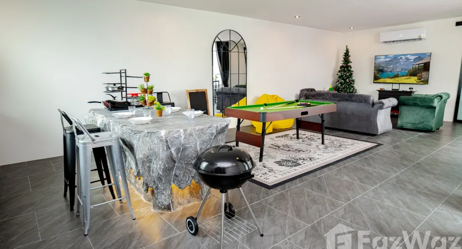 For rent 4 bedrooms villa 
